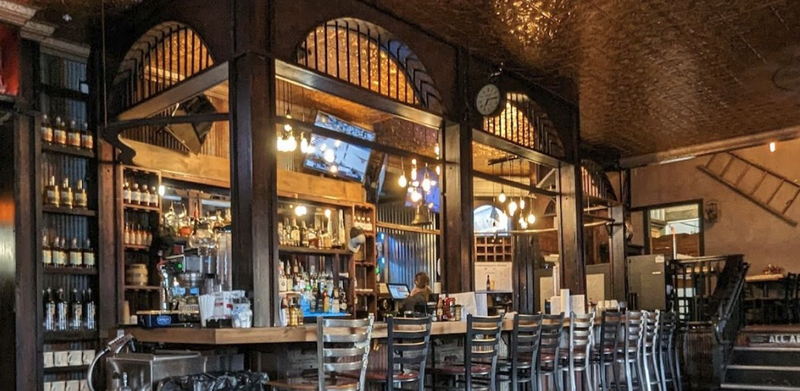 The Station @ 310 (Of Cabbages and Kings Gift Shop) - Web Listing (newer photo)